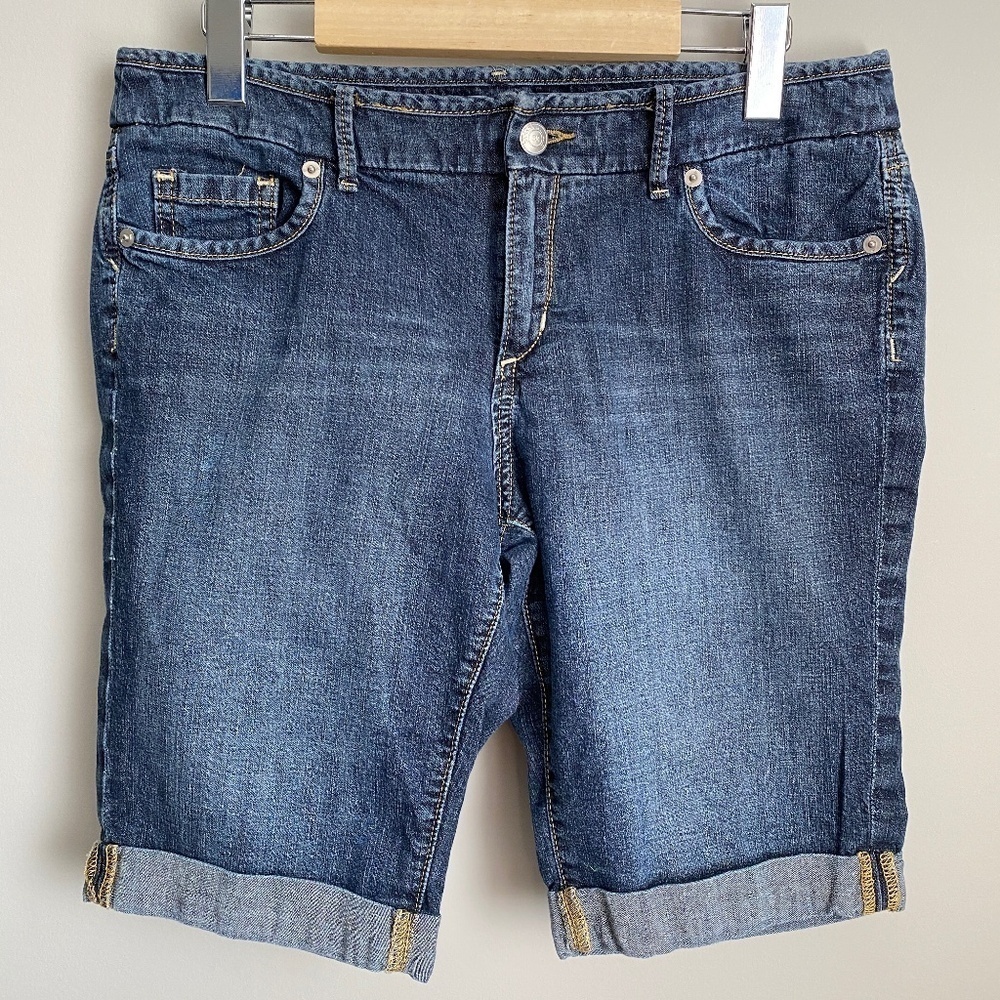 Banana Republic Cuffed Denim Bermuda Shorts Blue Festival‎ Tag: 30 Actual: 32